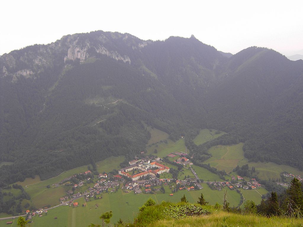 Blick auf Ettal von Süden aus